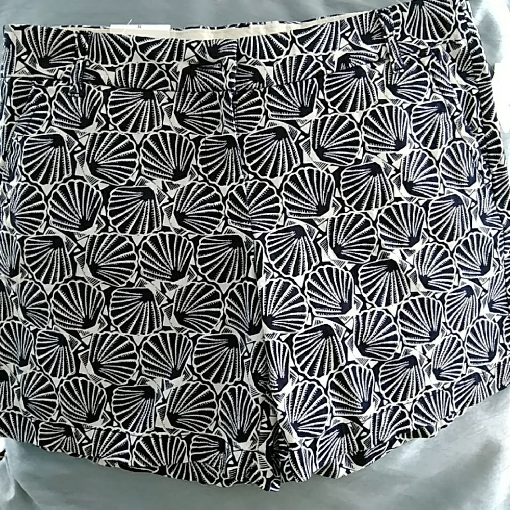 Crown and ivy shorts